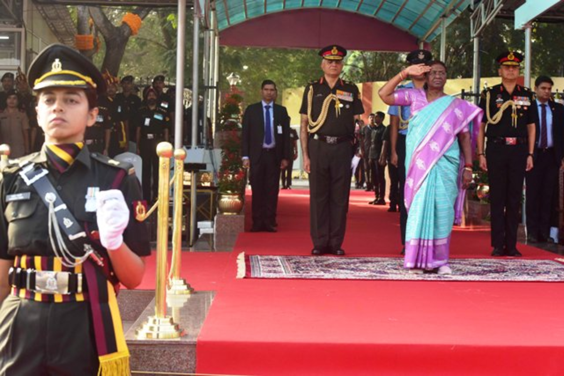 President Droupadi Murmu presenting the President’s Colour to AFMC in Pune