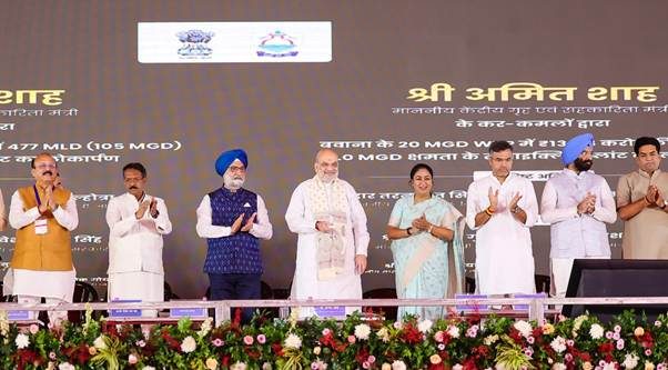 Amit Shah and dignitaries on stage at the Yamuna rejuvenation projects event in Delhi